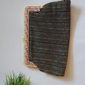 ✨️HP✨️Vintage Snap Closure Clutch